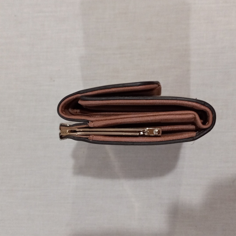 Wallet - Picture 3 of 10